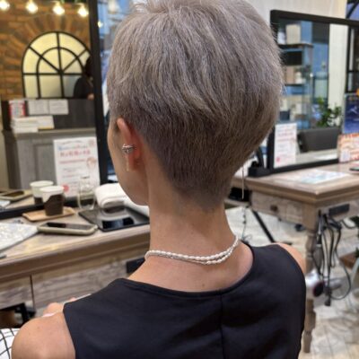 ベリーショート×脱白髪染めハイトーンのイメージ画像